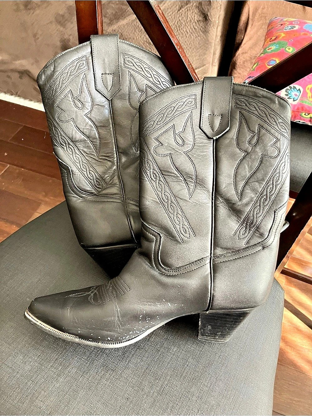 Oak tre farms Cowboy Boots Embroidered Black Heeled Boots US 10